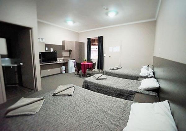 Bluestone Motor Inn Tennant Creek Buitenkant foto
