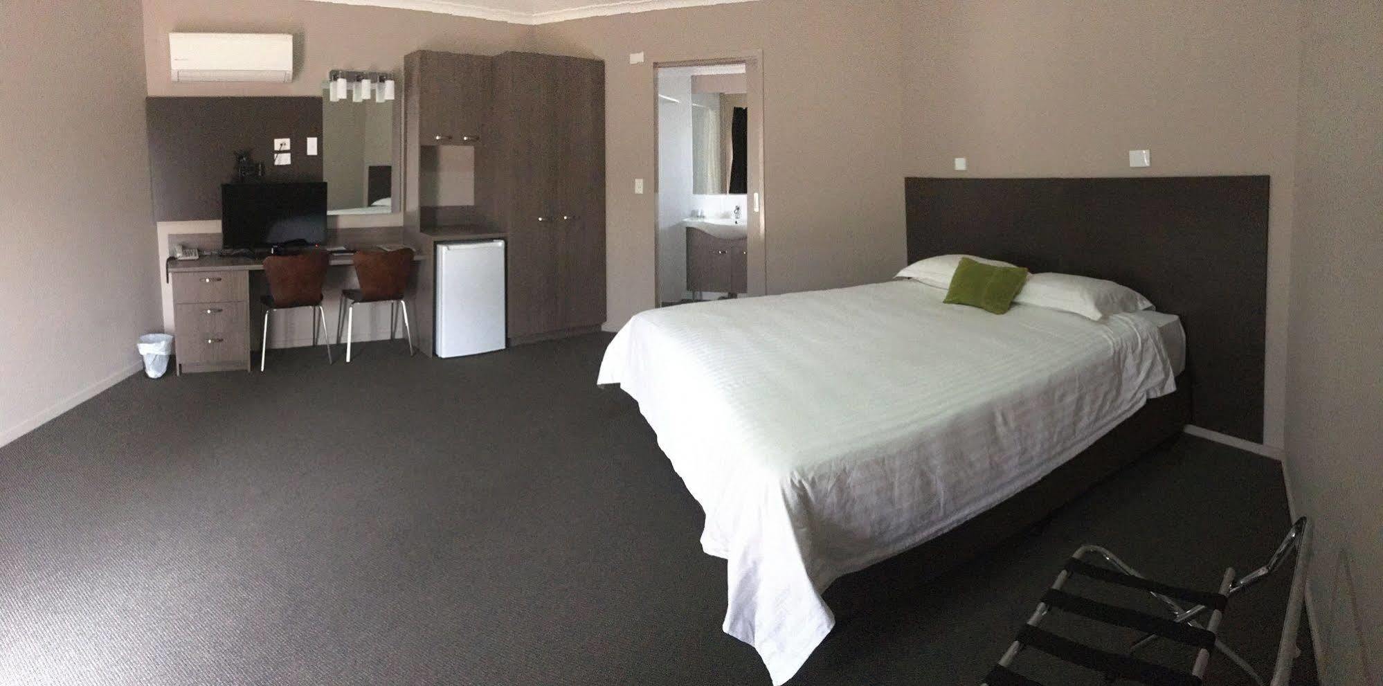 Bluestone Motor Inn Tennant Creek Buitenkant foto