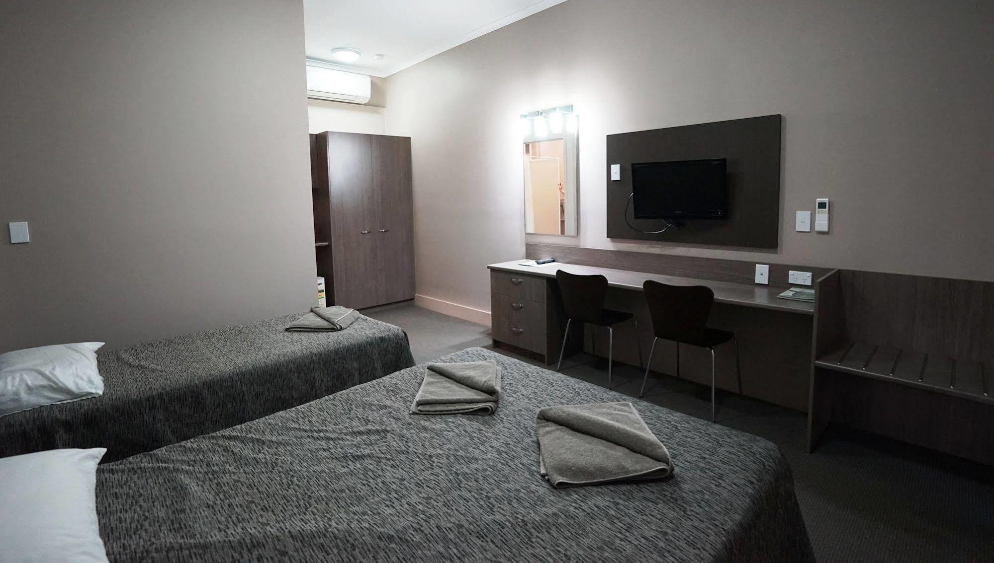 Bluestone Motor Inn Tennant Creek Buitenkant foto